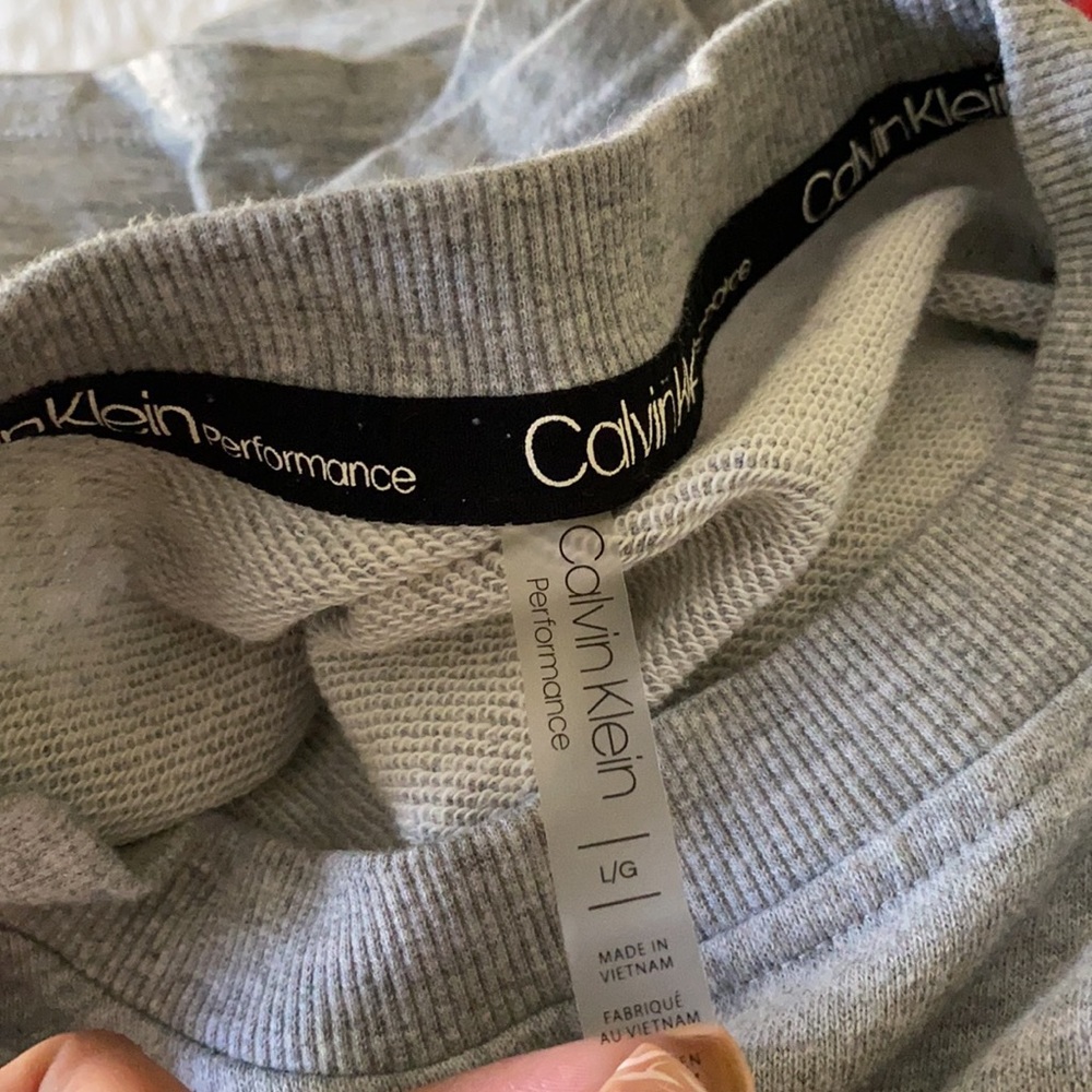 Calvin Klein Performance Crop Top - Picture 5 of 5